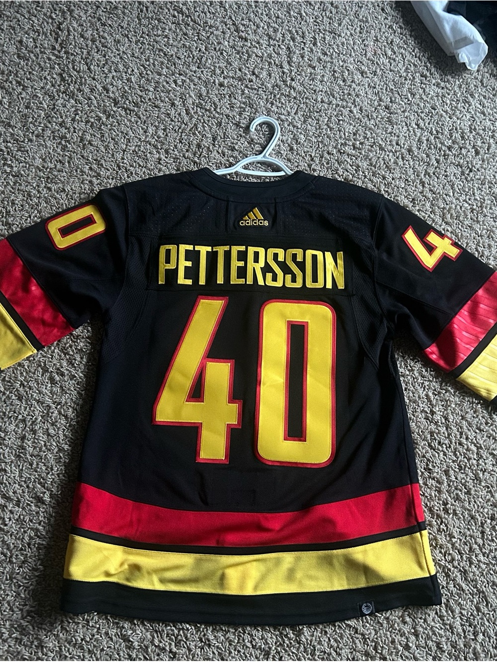 adidas Men’s Vancouver Canucks Jersey - #40 Pettersson